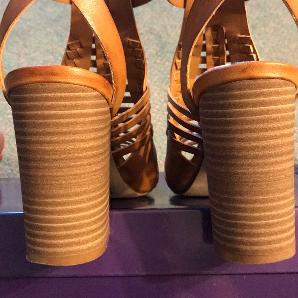 Shoes - Picture 2 of 5